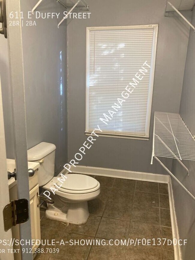 Building Photo - MOVE IN SPECIAL $250.00 OFF 1st Month's Rent- 2 bedroom, 1.5 bath apartment with W/D unit and sha...