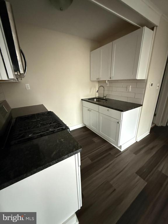 Building Photo - 14 E Broad St