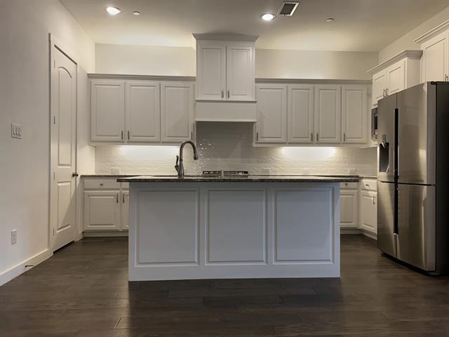 Building Photo - 7313 Sprangletop St