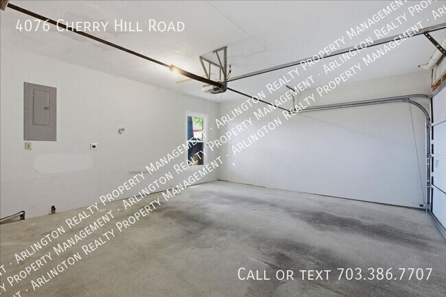 Building Photo - 4076 Cherry Hill Rd