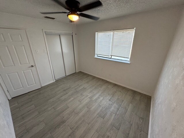 Building Photo - 201 York St