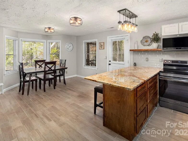 Building Photo - 4075 Little River Rd
