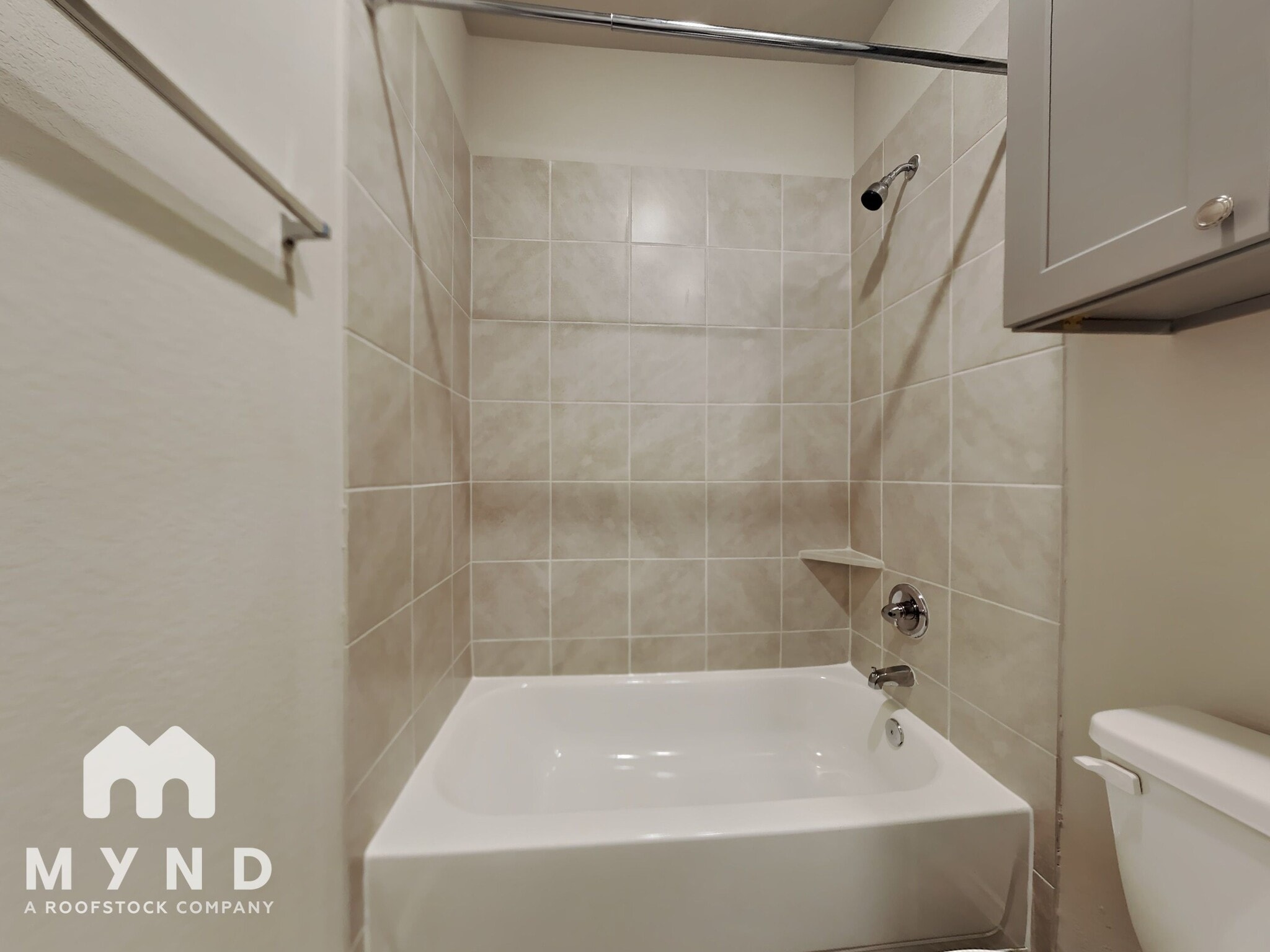 Building Photo - 413 E Avenue G Ave