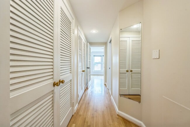 Building Photo - 5Bd/3 Bth expansive Family Home with Private Backyard & Premium Upgrades!