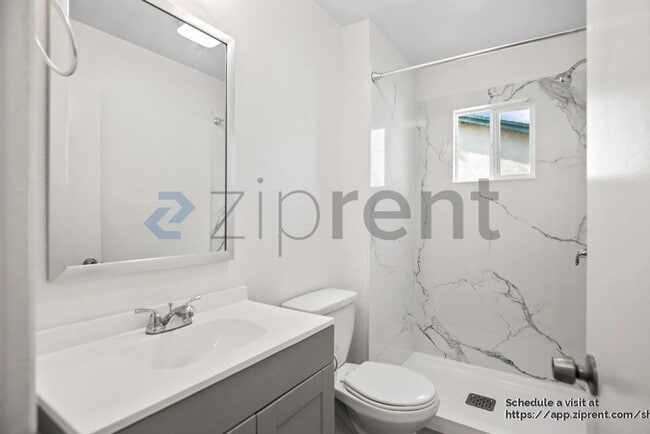 Building Photo - 451 Helen Ave