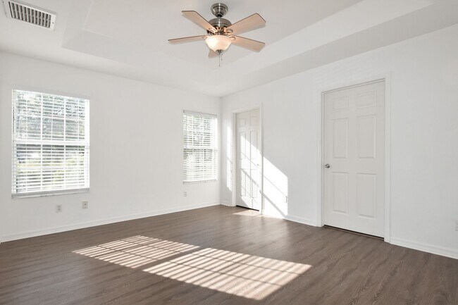 Building Photo - 9892 SW 95th Pl