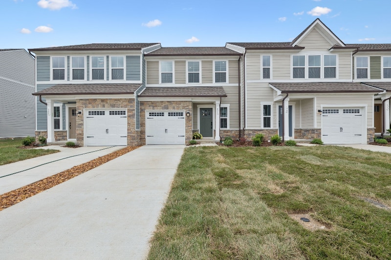 Building Photo - 171 Primrose Ln