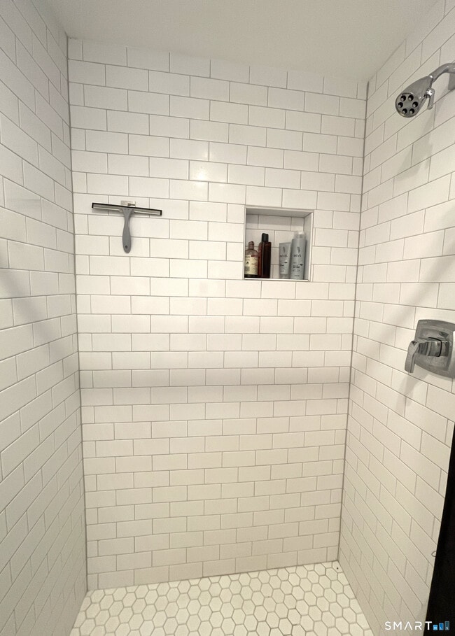 Building Photo - 272 St John St