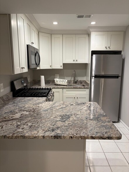 Basement kitchenette - 3512 Jean St