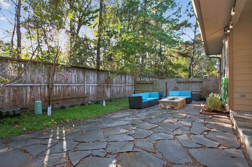 Building Photo - 126 Silver Penny Dr