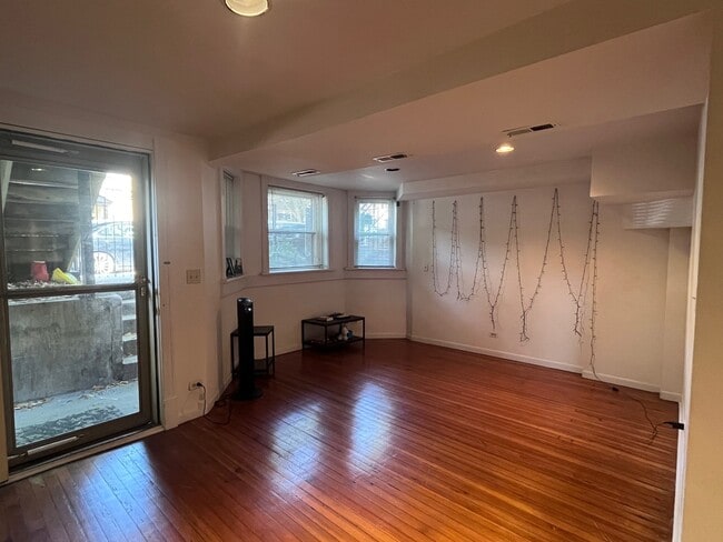 Building Photo - 2229 N Southport Ave