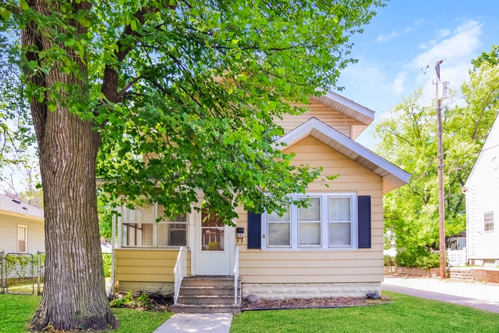 Primary Photo - 891 Hazelwood St