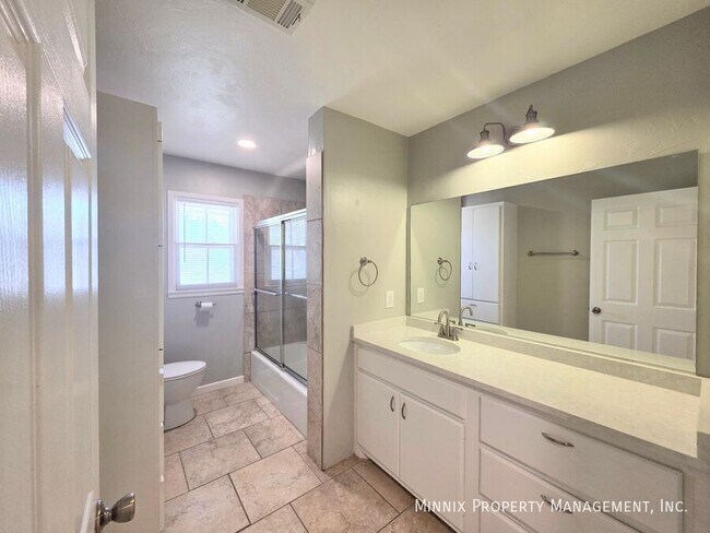 Building Photo - 3216 Camarie Ave