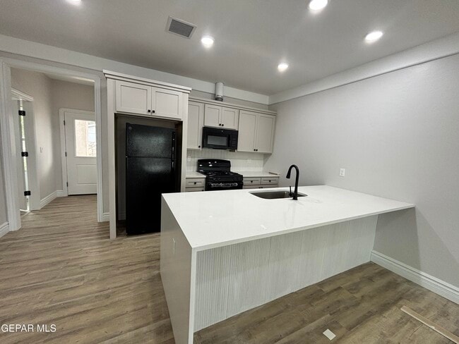 Building Photo - 10371 Manzana Rd