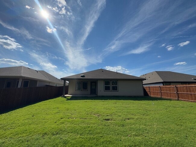 Building Photo - BRAND NEW 4-Bedroom Home in Lindale!