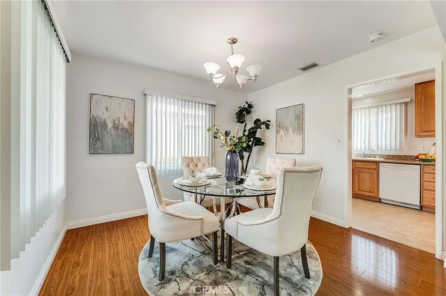 Building Photo - 7026 Schroll St