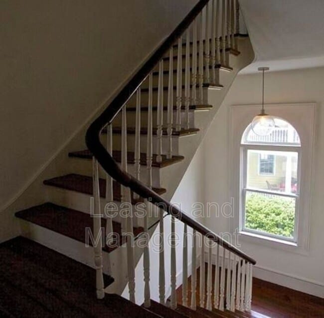 Building Photo - 27 Smith St