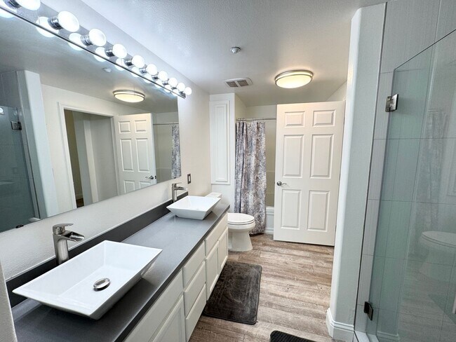 Building Photo - Perfect Shape Dublin Ranch Condo with quic...