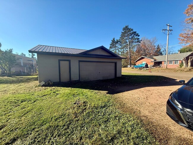 Building Photo - 3 Bed 1.5 Bath Single Family Home in Elcho