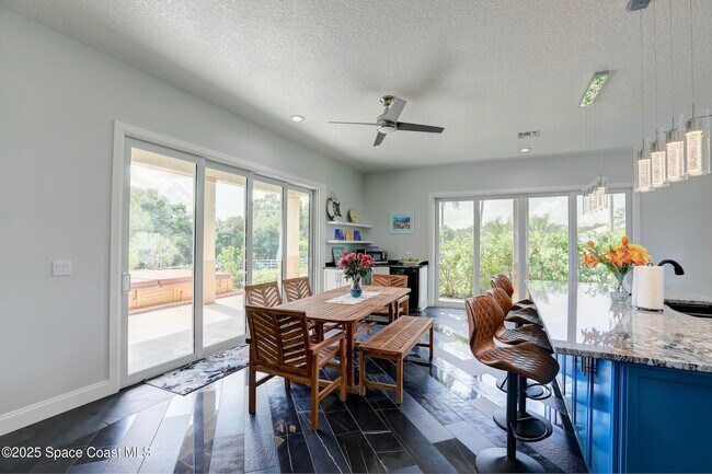 Building Photo - 7785 Grand Oak Cir