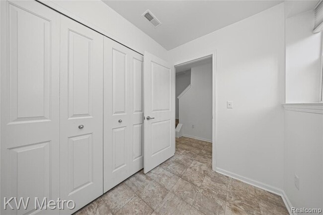 Building Photo - 4636 Bradley Cir