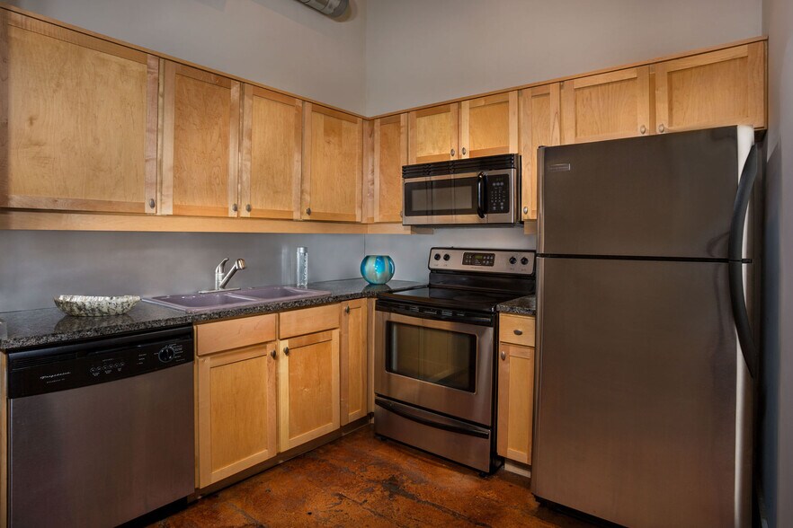 Raven Place 1710 E Broad St Richmond VA 23223 Apartment Finder