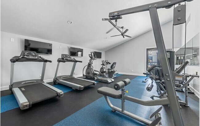 Building Photo - 2025 W Indian School Rd