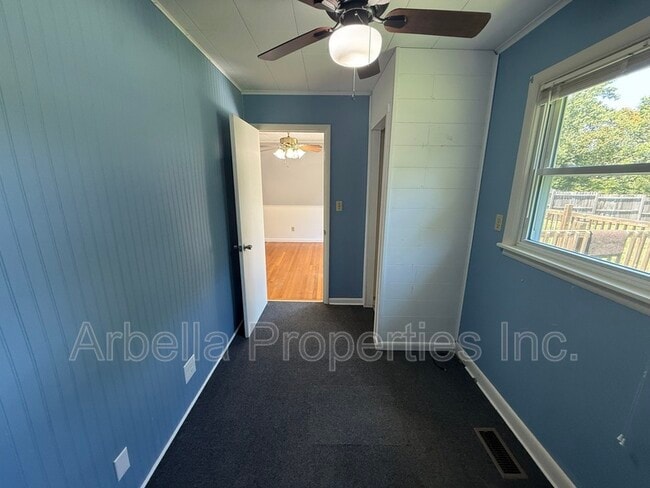 Building Photo - 2239 Buckingham Rd