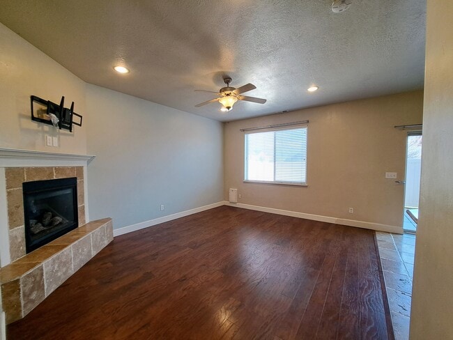 Building Photo - 1238 Baycrest Dr