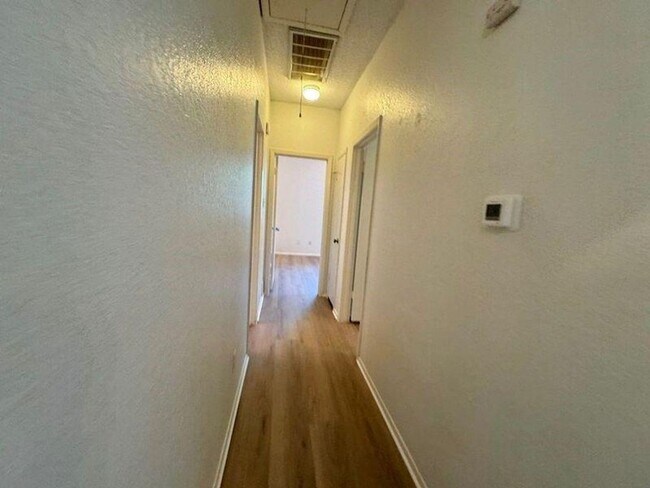 Building Photo - Charming 2/2 condo in Westcreek Landing!