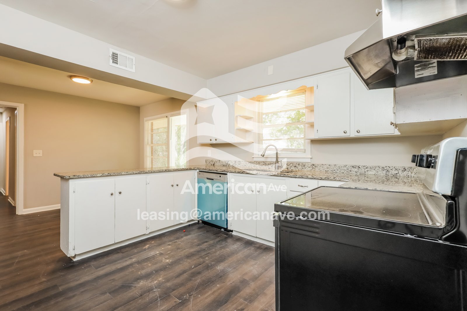 Building Photo - 3965 Mosley Dr