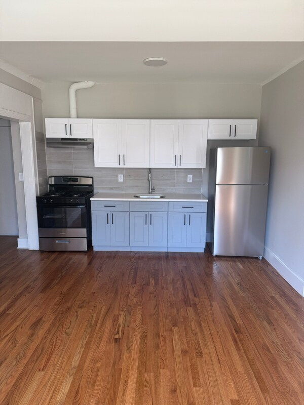 Building Photo - 501 W 7th St