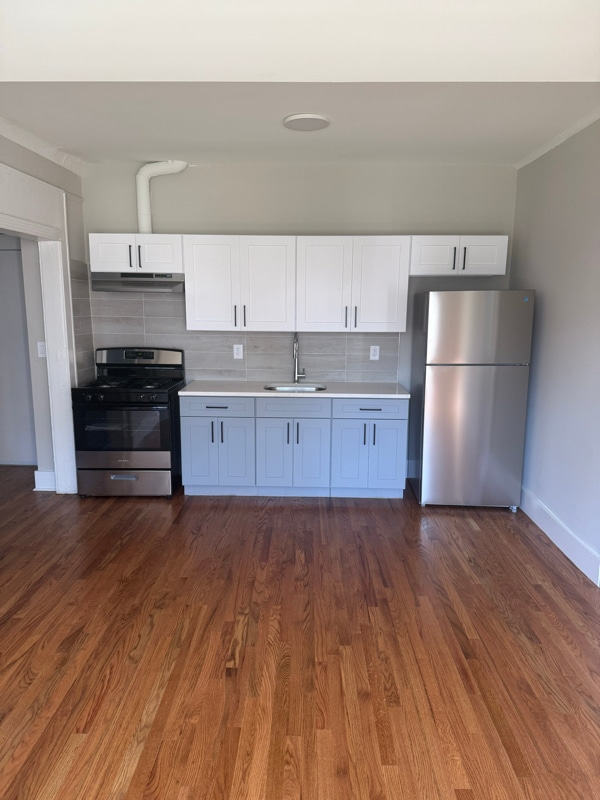 Building Photo - 501 W 7th St