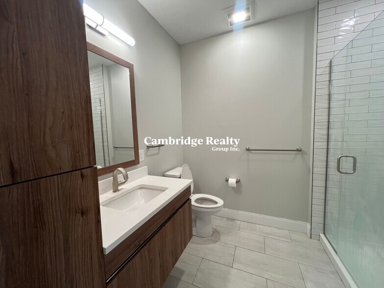 Primary Photo - 15 Central St