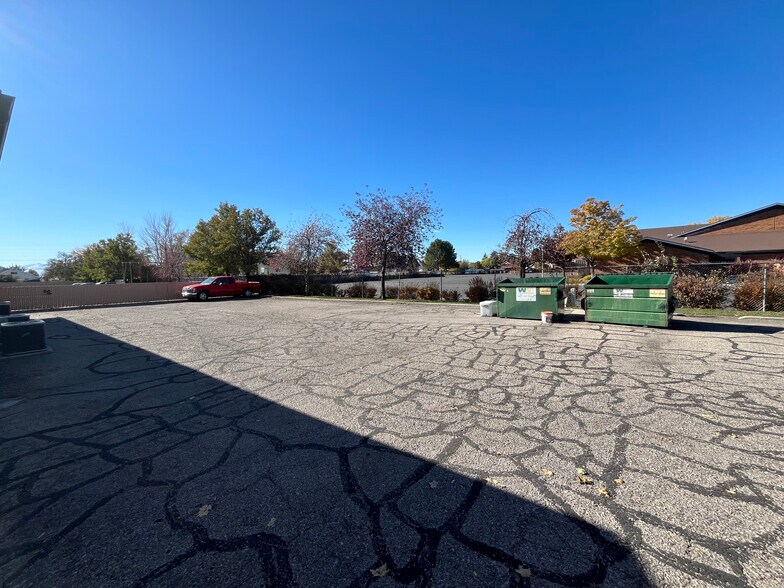 Parking - 344 S 150 W