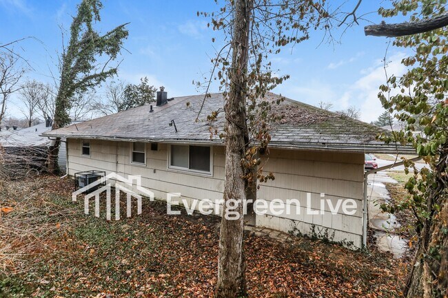 Building Photo - 8771 Desoto Dr