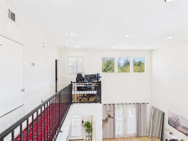 Building Photo - 5306 Beacon Dr