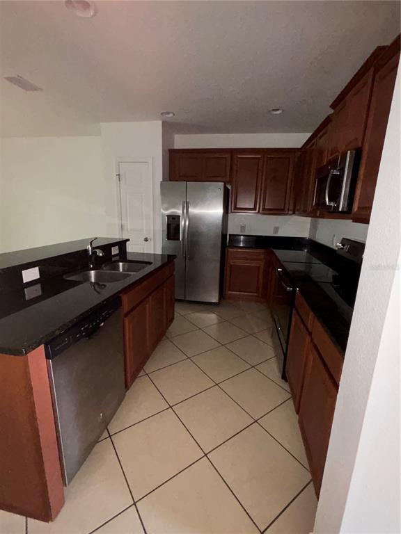 Building Photo - 2875 Sunstone Dr