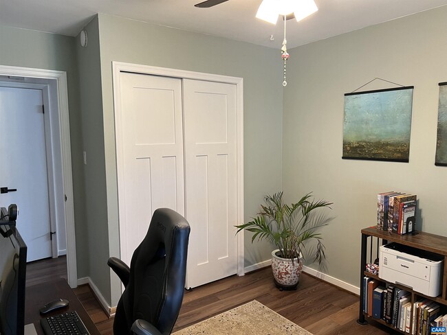 Building Photo - 1201 Bland Cir