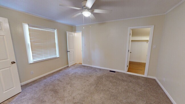 Building Photo - $500 OFF First Month's Rent! 3 Bedrooms wi...