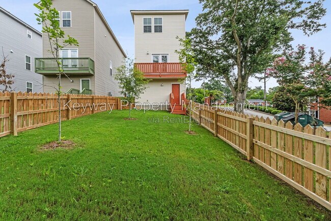 Building Photo - 1144 Carolina Ave