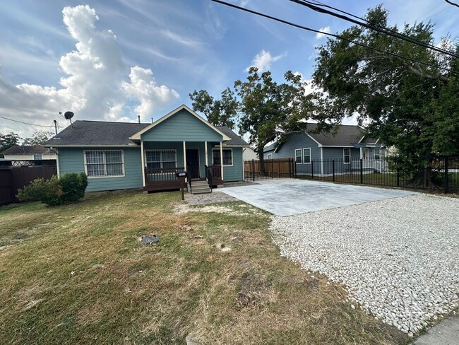 Building Photo - 7811 Helmers St