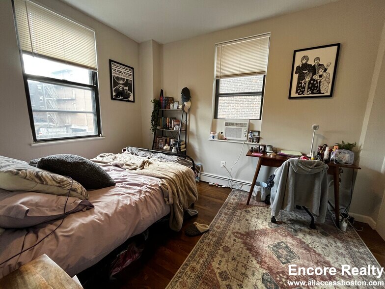 Building Photo - 31 Stearns Rd