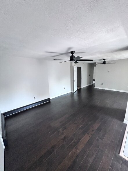 Building Photo - 102 Laurens St