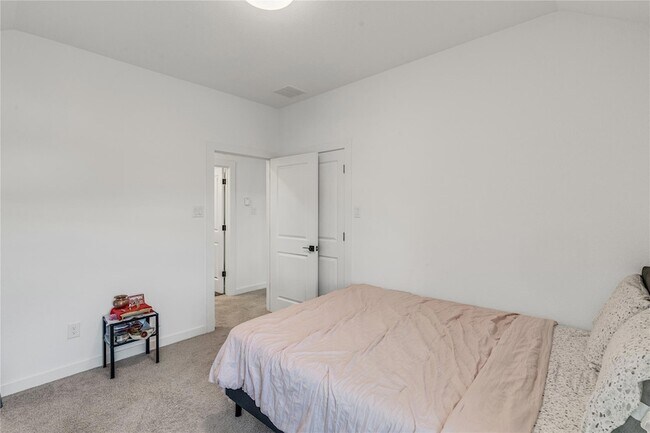 Building Photo - 516 Ahern Ct