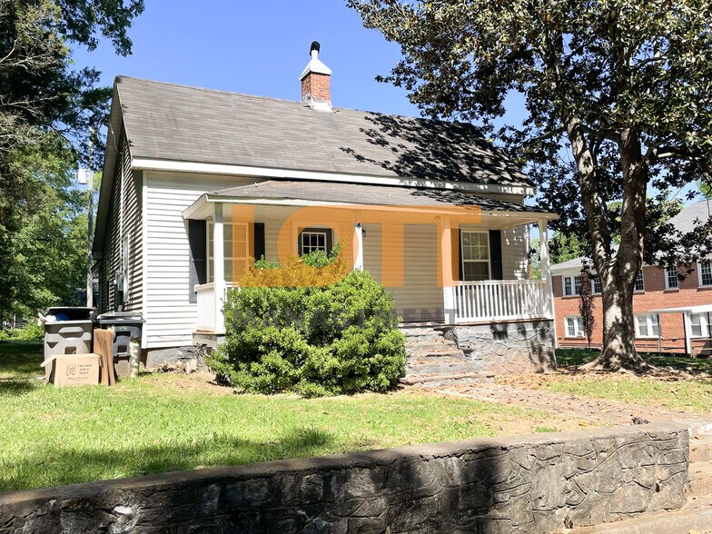 Building Photo - 4 Pelzer St