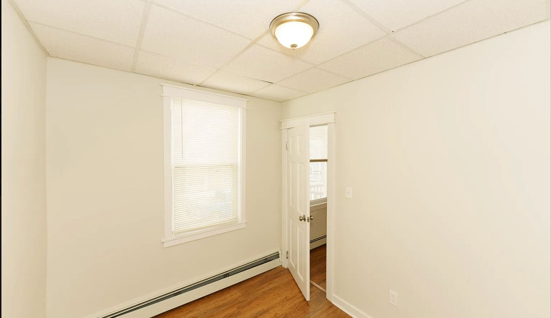 Building Photo - 121 Main St