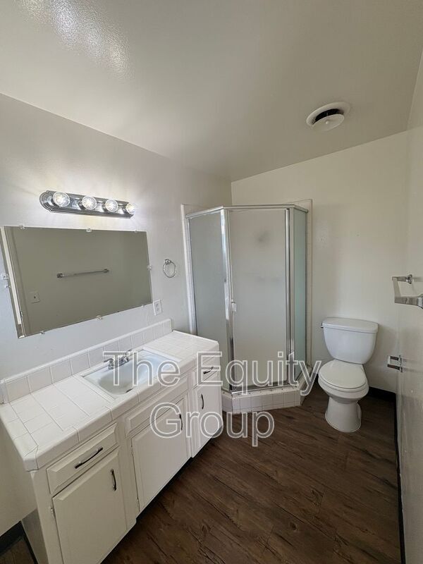 Building Photo - 941 S Demaree St