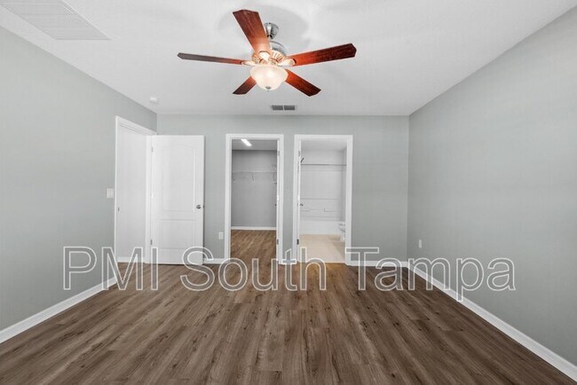 Building Photo - 10602 Massimo Dr