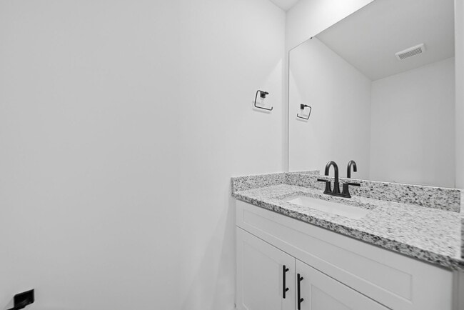 Building Photo - Brand-New 3BR/2.5BA Luxury Duplex in NW Hickory – Spacious, Modern & Move-In Ready!